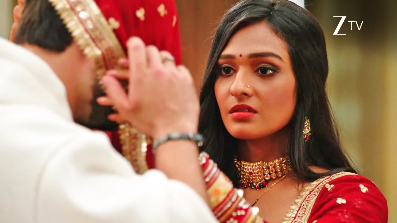 Rishi के सामने Lakshmi पल भर ठिठकी, दिल में असहज हलचल - Bhagya Lakshmi - Full Ep 34 - Zee TV