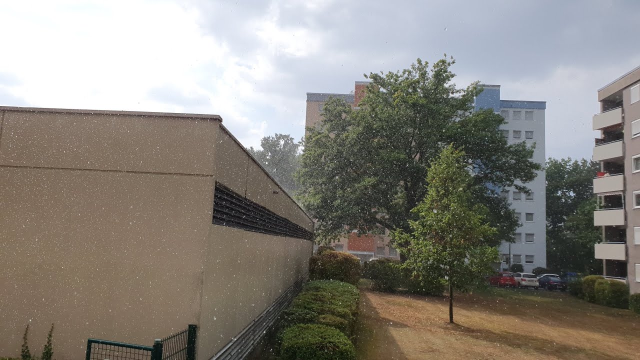 Kleines Donnerwetter in Nürnberg langwasser am 26.08.2022 inklusive Regen Teil 1/2_4K