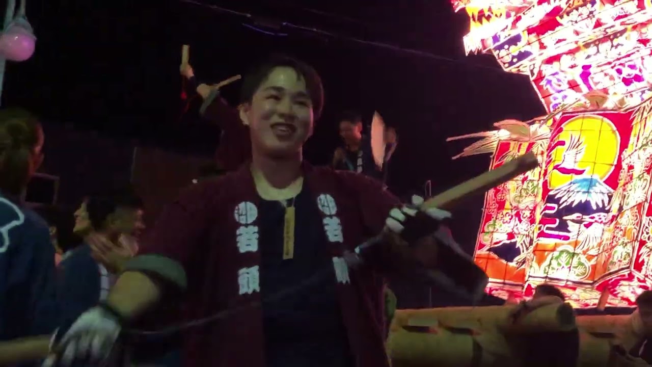 沼田夜高あんどん祭りの自衛隊と沼田町役場の囃子の駆け引き