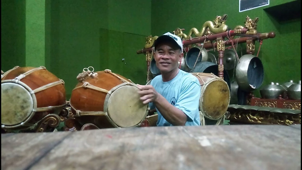 BERBAGI ILMU TEHNIK DASAR MEMAINKAN KENDHANG SABET DAN CIBLON