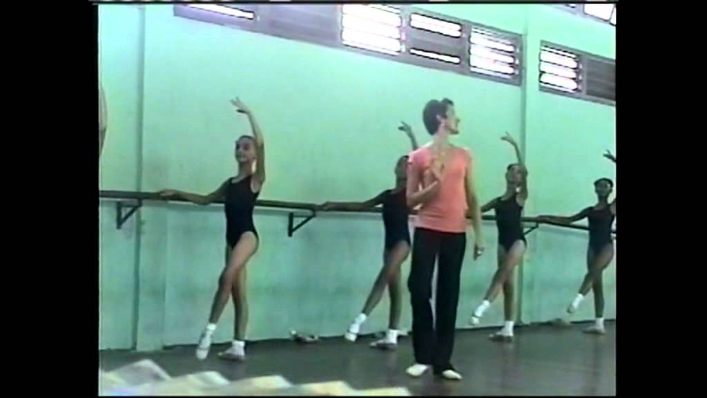 CLASE 2DO AÑO DE NIVEL ELEMENTAL.ESCUELA CUBANA DE BALLET