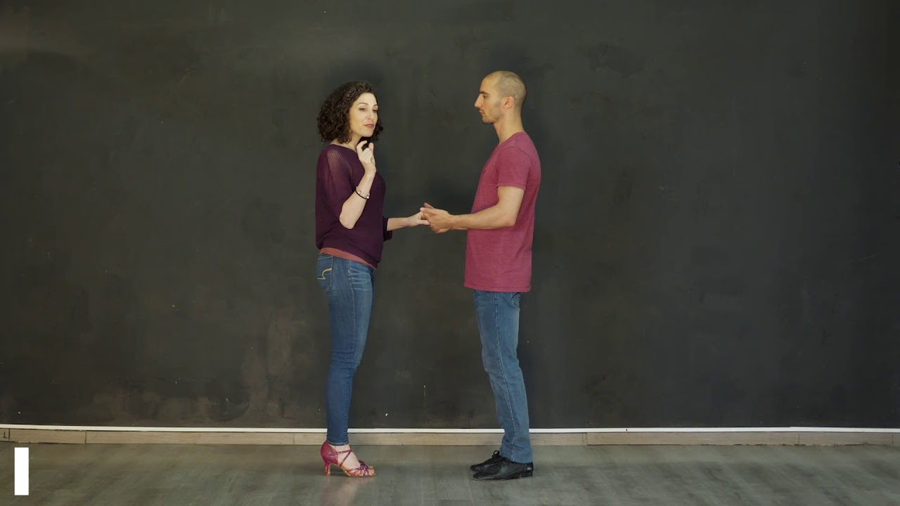 סלסה למתחילים בזוגות #1 - צעדי הבסיס בריקוד הזוגי באחיזה פתוחה