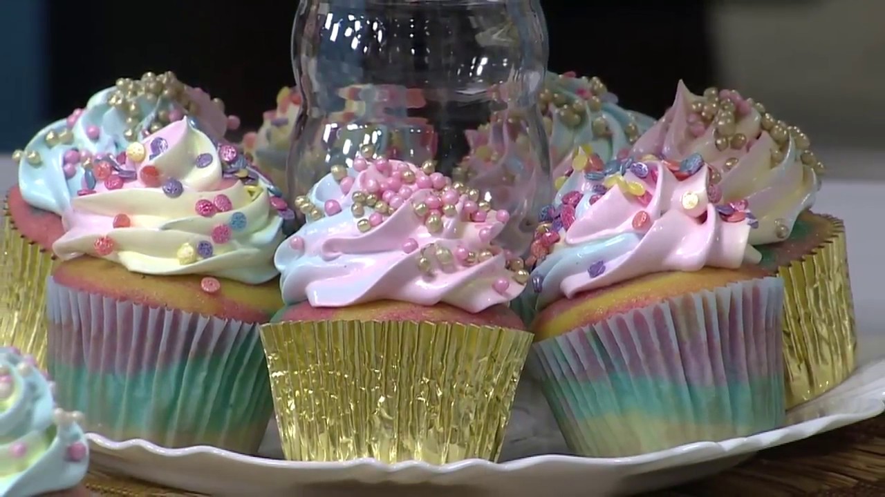 Cupcake de Arco-Íris por Francielle Campana - 28/06/2017 - Mulher.com - P1/3
