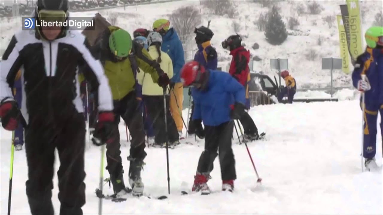 El pr&iacute;ncipe Felipe pasa unos d&iacute;as en Formigal esquiando