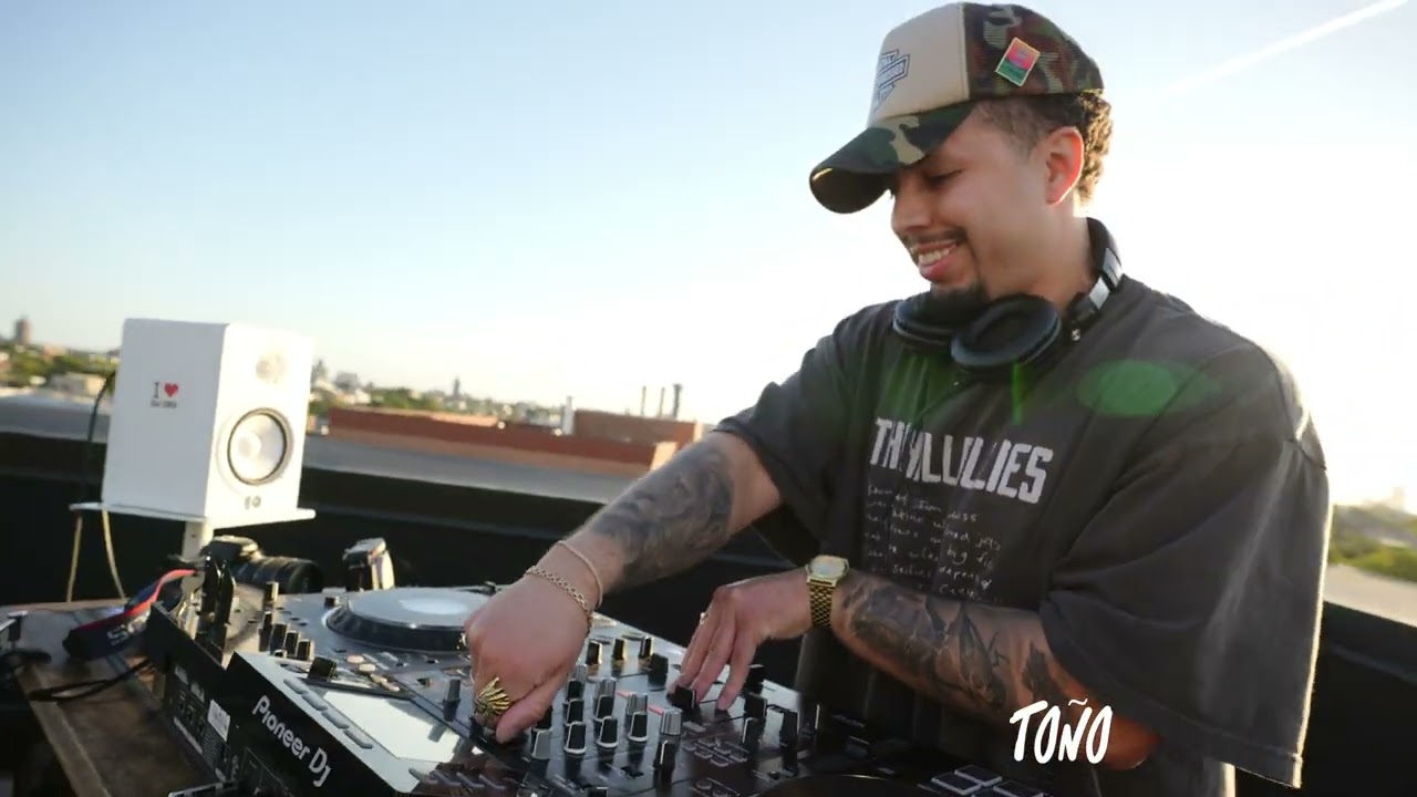 TOÑO - Soulful, Feel Good House Mix | Moledro Rooftop Recordings