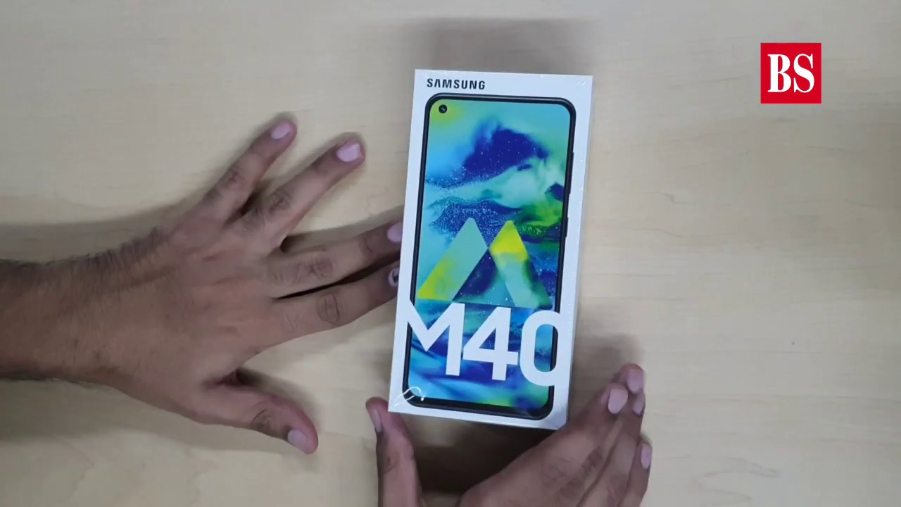 Samsung Galaxy M40 hands-on: Punch hole screen, Qualcomm Snapdragon 675 SoC, One UI, & more