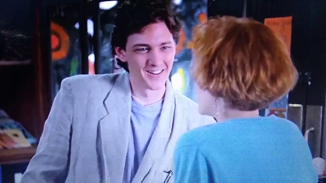 Pretty in pink, La Chica de Rosa. Clip 002