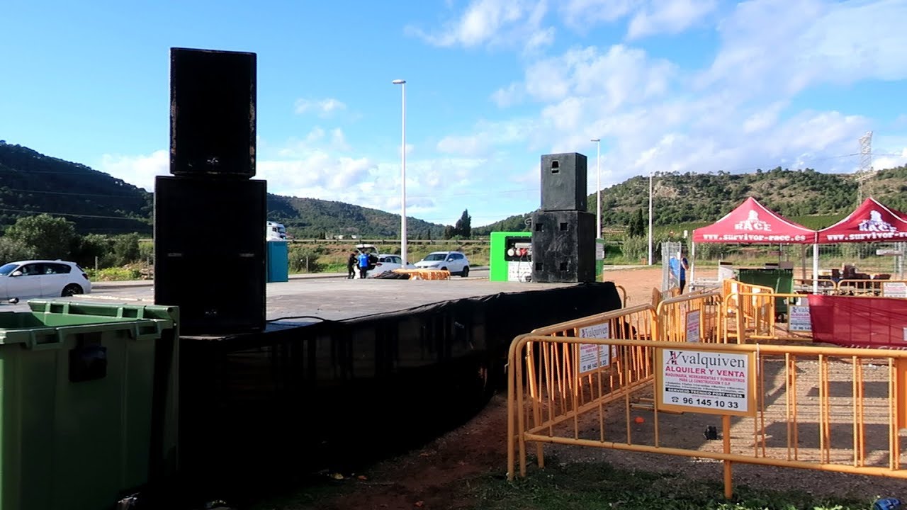 15. ¿POR QUÉ SE COLOCAN LOS SUBGRAVES EN L Y R A CADA LADO DEL ESCENARIO SI PRODUCEN CANCELACIONES?