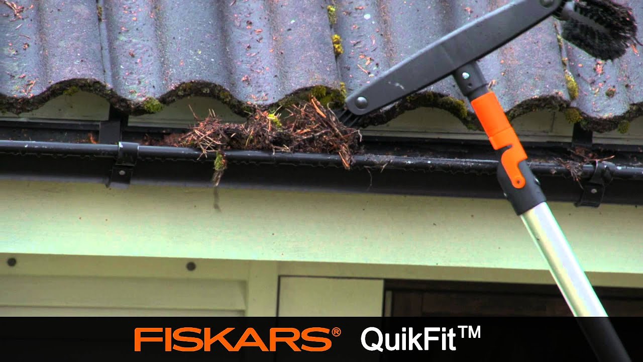 Fiskars QuikFit&trade; Gutter Cleaner 135542