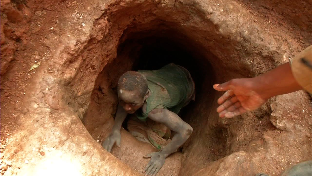 Entramos en una mina de coltán - En Tierra Hostil