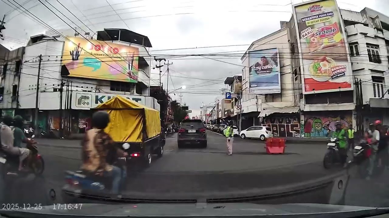 POV Driving Indonesia | Surakarta | Keraton Kasunanan - Pusat Oleh-Oleh Laweyan