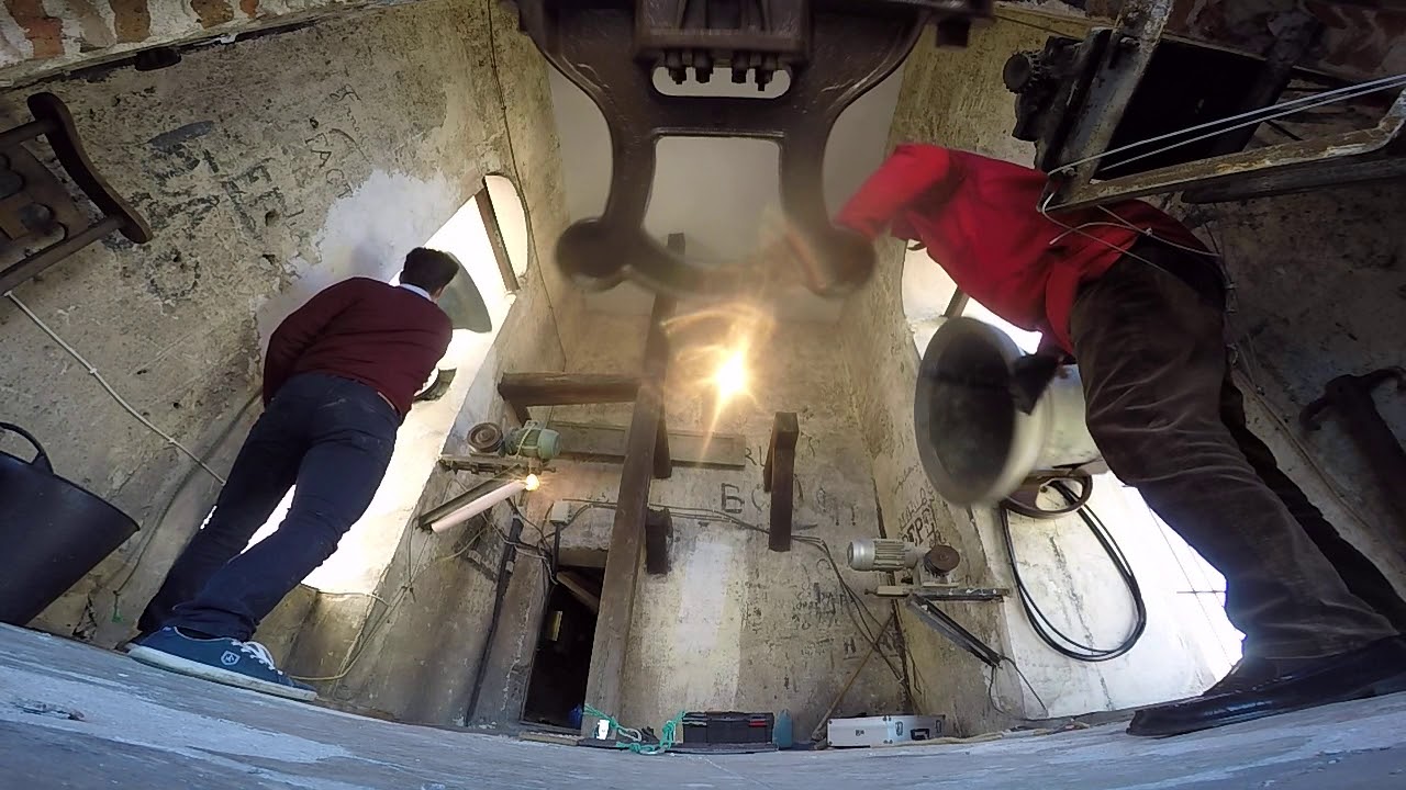 Volteo general de campanas en la Parroquia de San Ildefonso de Madrid // Navidad 2020 / 3