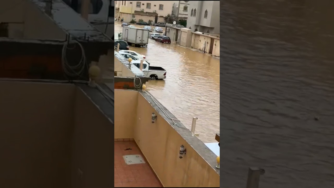 Massive floods caught on camera | Real footage #viral #trending #floods #flood #Disaster #nature
