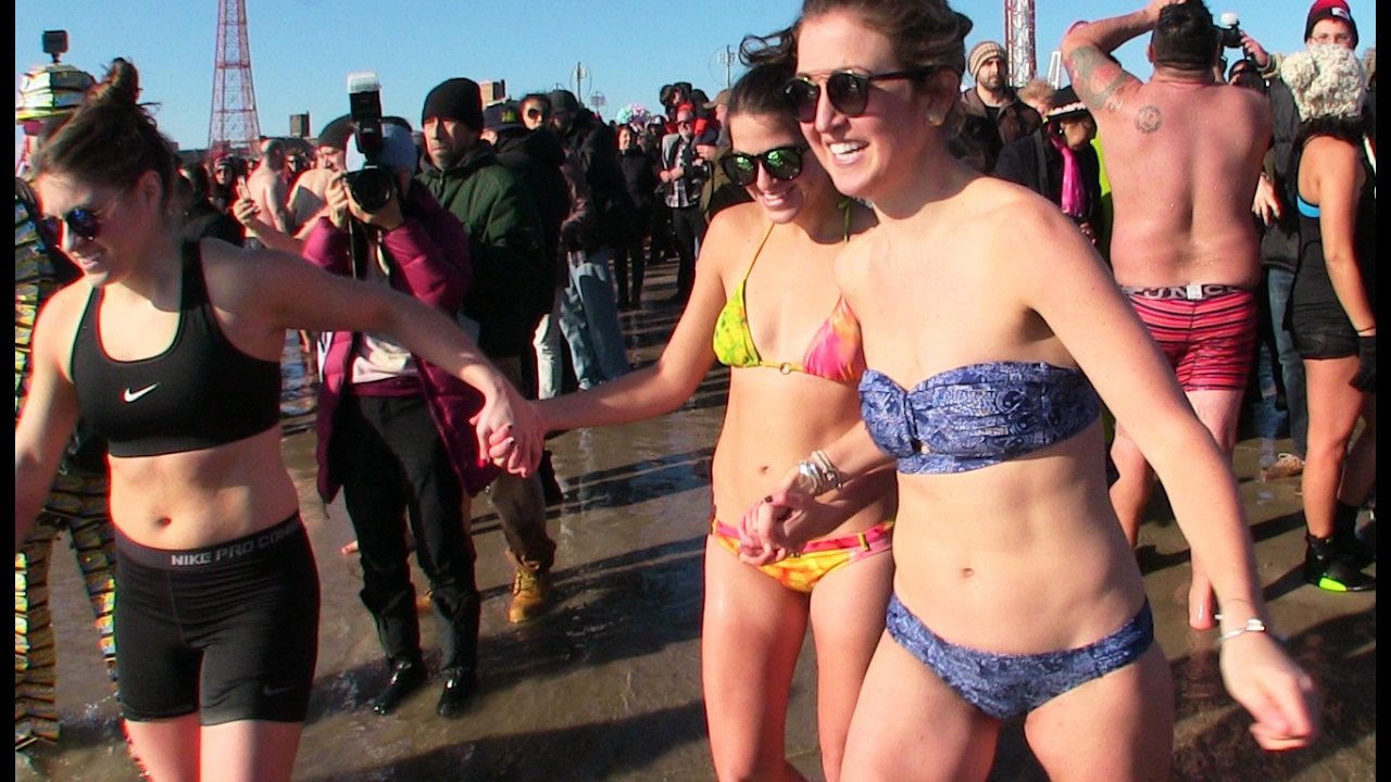 2017  New Year Day Coney Island Polar PLUNGE