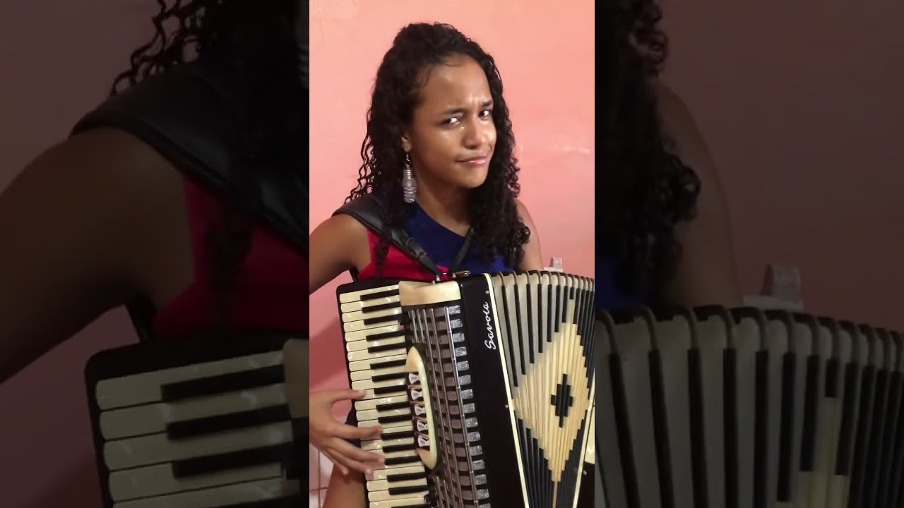 Escadaria -Julinha Sanfoneira