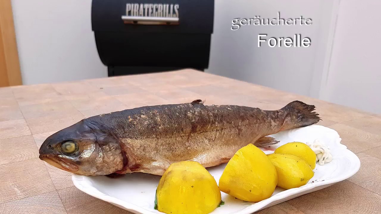 ger&auml;ucherte Forelle vom Grill / Pirategrils
