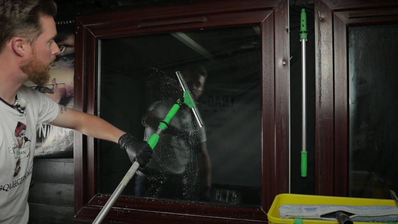 How To Use An Extension Pole & Swivel Squeegees | TRAD-MAN ACADEMY