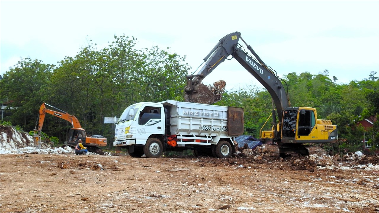 Limestone VS Steel! Doosan & Volvo Tag-Team Massive Overburden Move