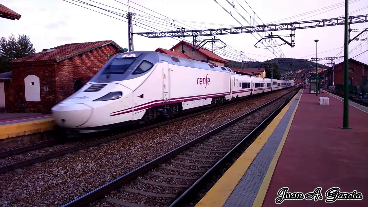 Renfe Alvia Barcelona-A Coruña por Bembibre (León)_122.