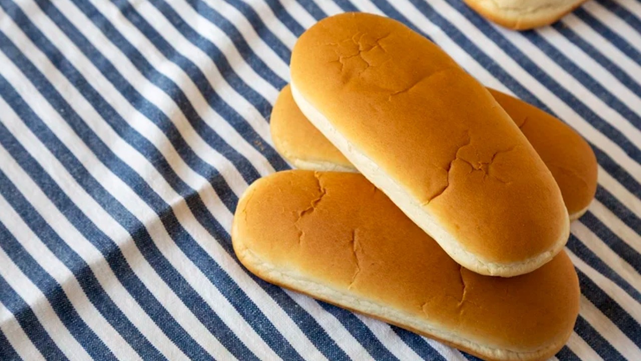5 Healthiest Hot Dogs Buns - And 5 You Should Think Twice About