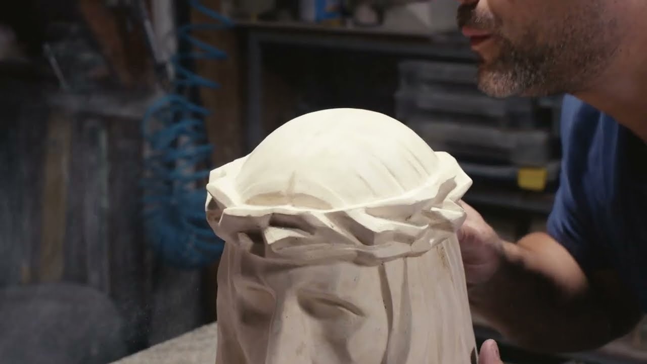 legendURN article: Cremation Urn for Ashes Showcase