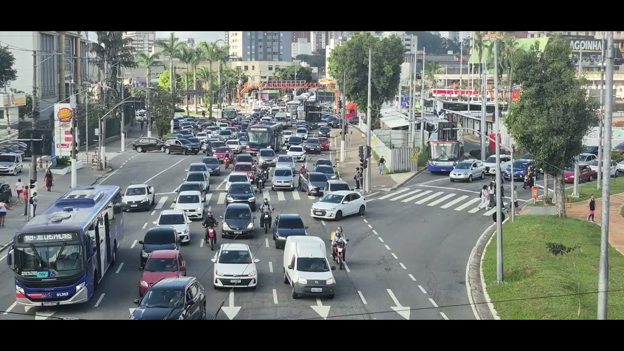 Trânsito  intenso  no centro  do a BC   19 / o2 / 2026 