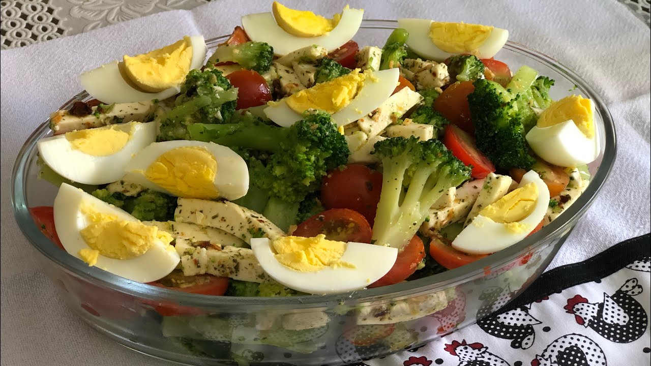 SALADA DE BRÓCOLIS DE RESTAURANTE