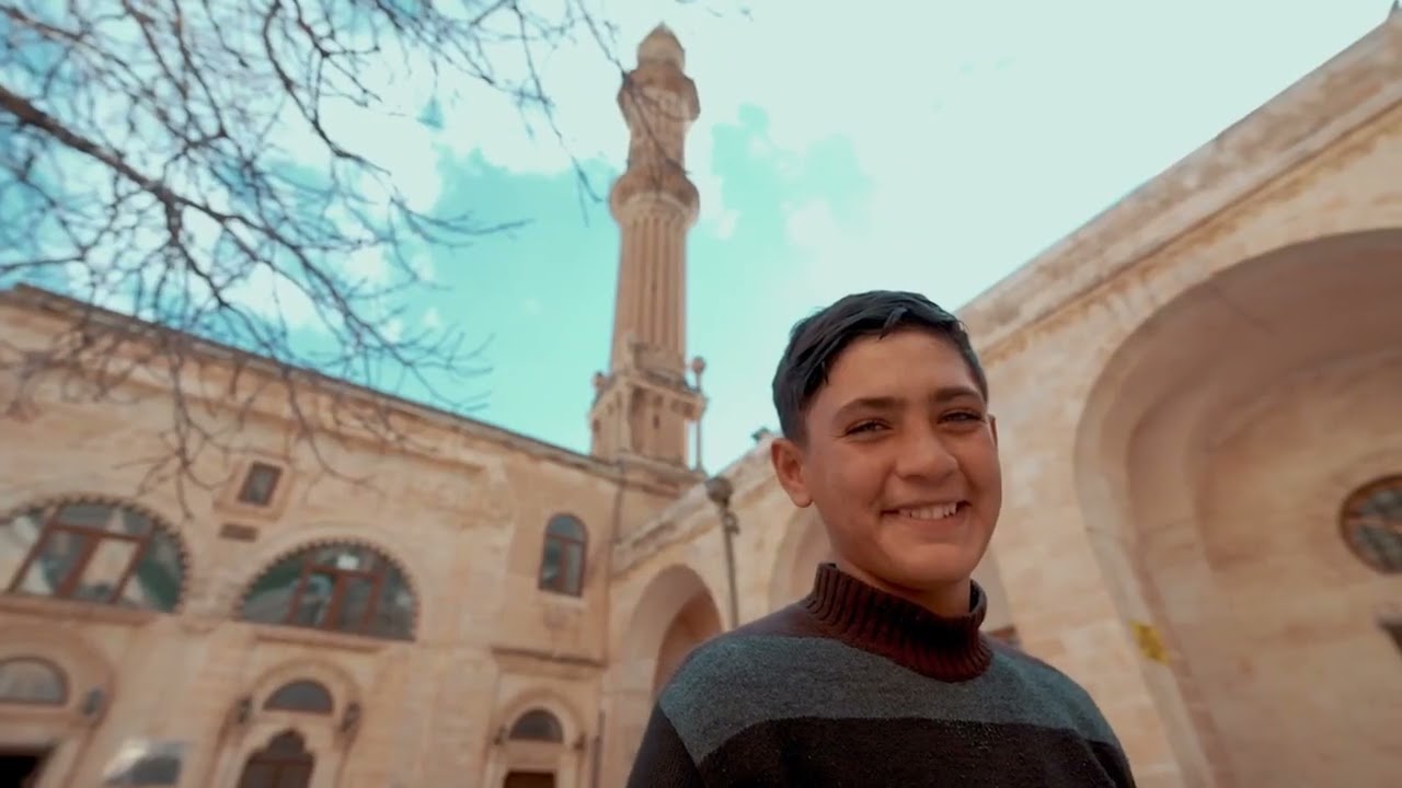 Adı Güzel Kendi Güzel Muhammed - İlahi