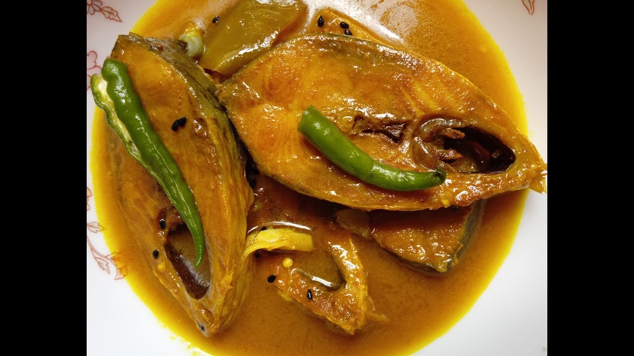 Ilish Macher Tel Jhol | Bengali Style Light Hilsa Curry With Eggplant | Minakshi's Kitchen