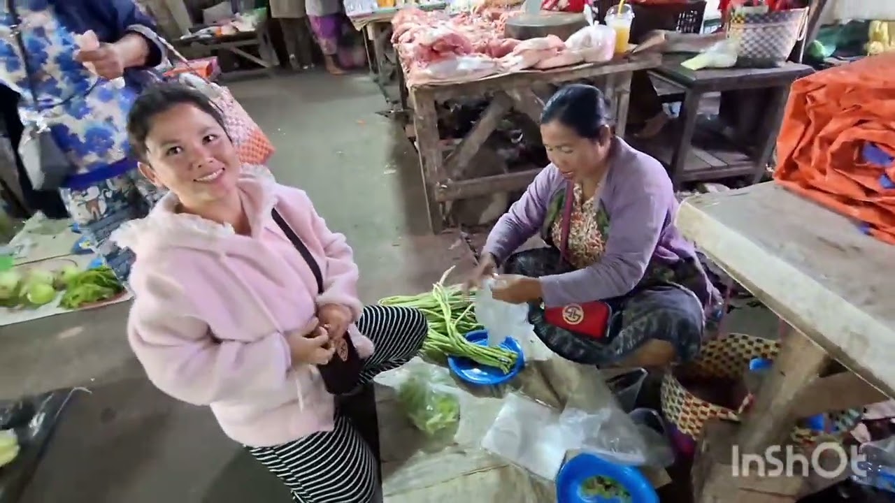 อ้นน้อยอ้นใหญ่มาเลาะตลาดนำกัน