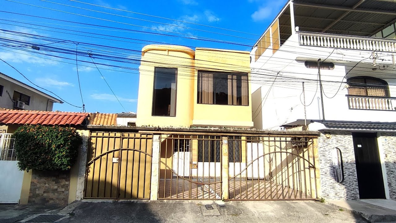 Departamento de dos niveles en venta Bellavista cerca de la Universidad Católica de Guayaquil