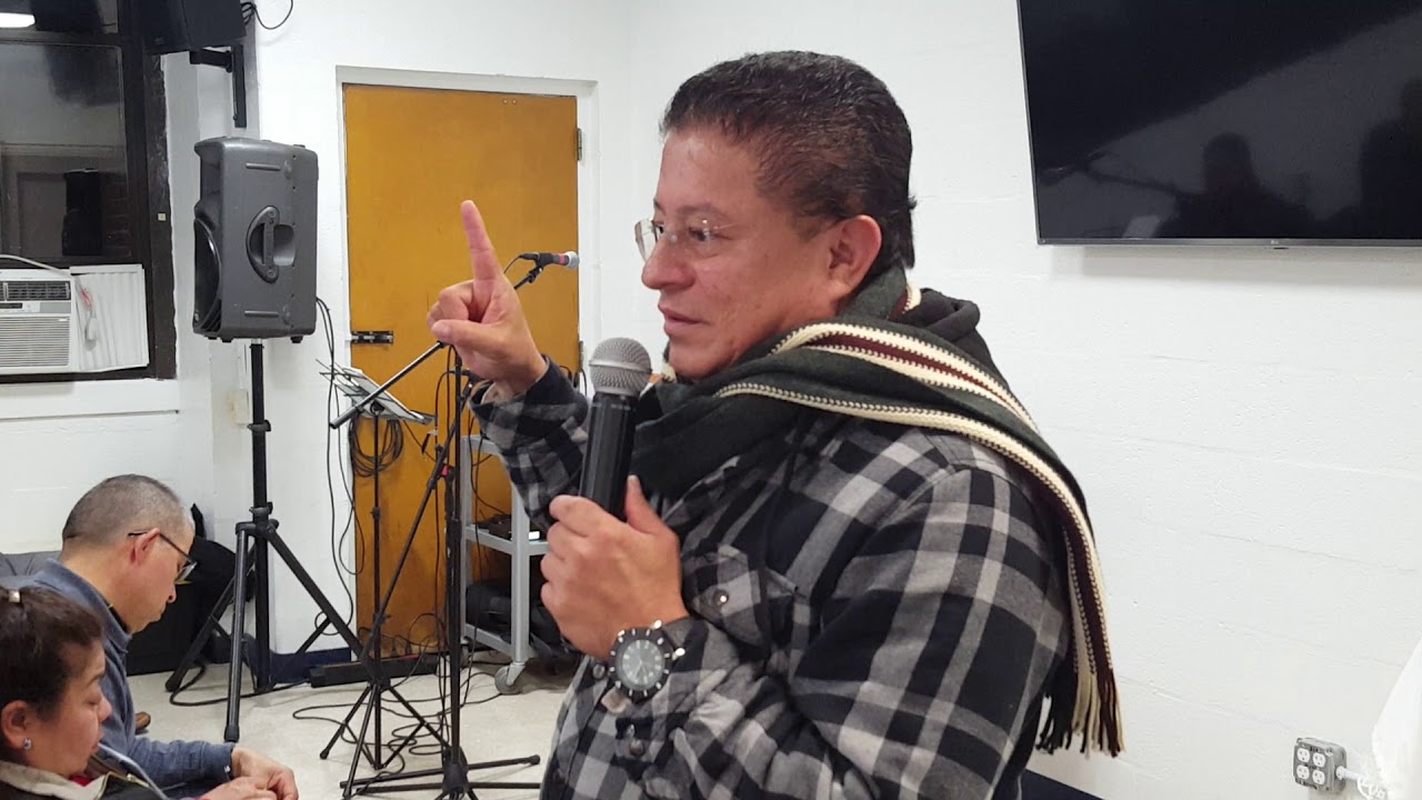 Padre Carlos Triana, sacerdote carismático católico