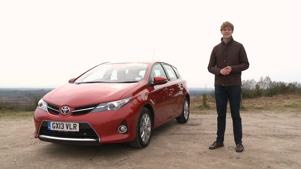 2013 Toyota Auris review - What Car?