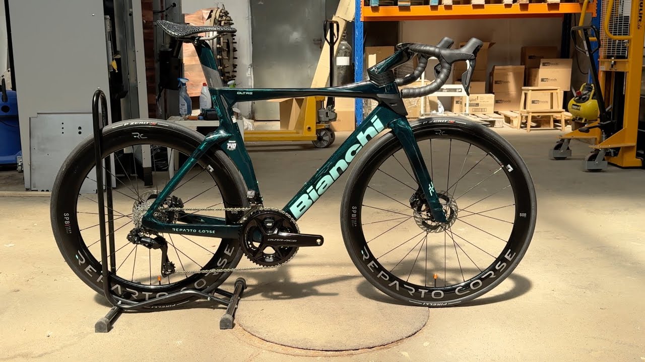 Bianchi Oltre RC 140th anniversary LTD - Amazing Carbon-Revealing Finish