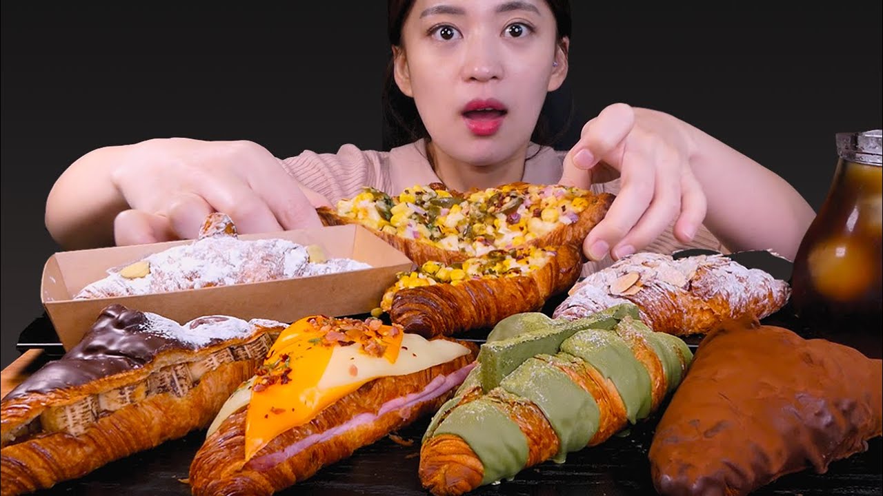 🥐Chocolate croissant😋이런 크루아상 봤어요?!😍 [Vanilla, Dark chocolate, Malcha, Nutella croissant] Mukbang