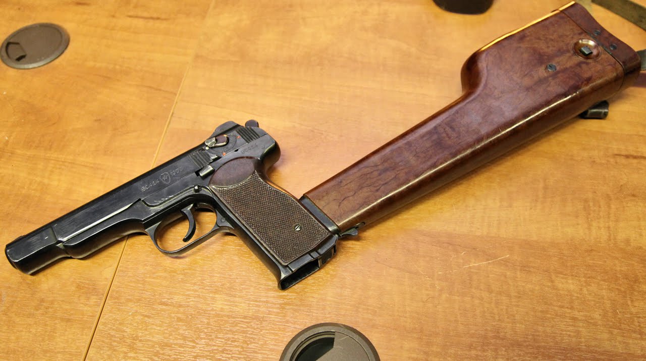 Full Automatic Pistols by Stechkin : The APS, PSM, Drotik & Berdish