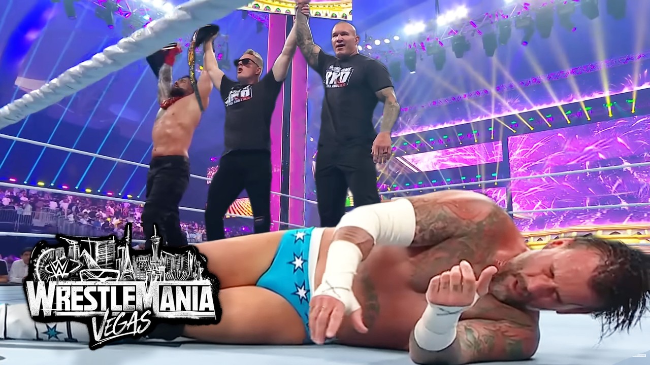 WWE Raw... Рэнди Ортон и Пэт Макафи помогают Роману Рейнсу... Сцена WrestleMania 42... Провал Tri...