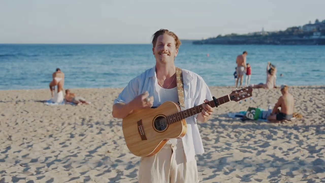 'Runaway' David McCredie - Live at Coogee Beach