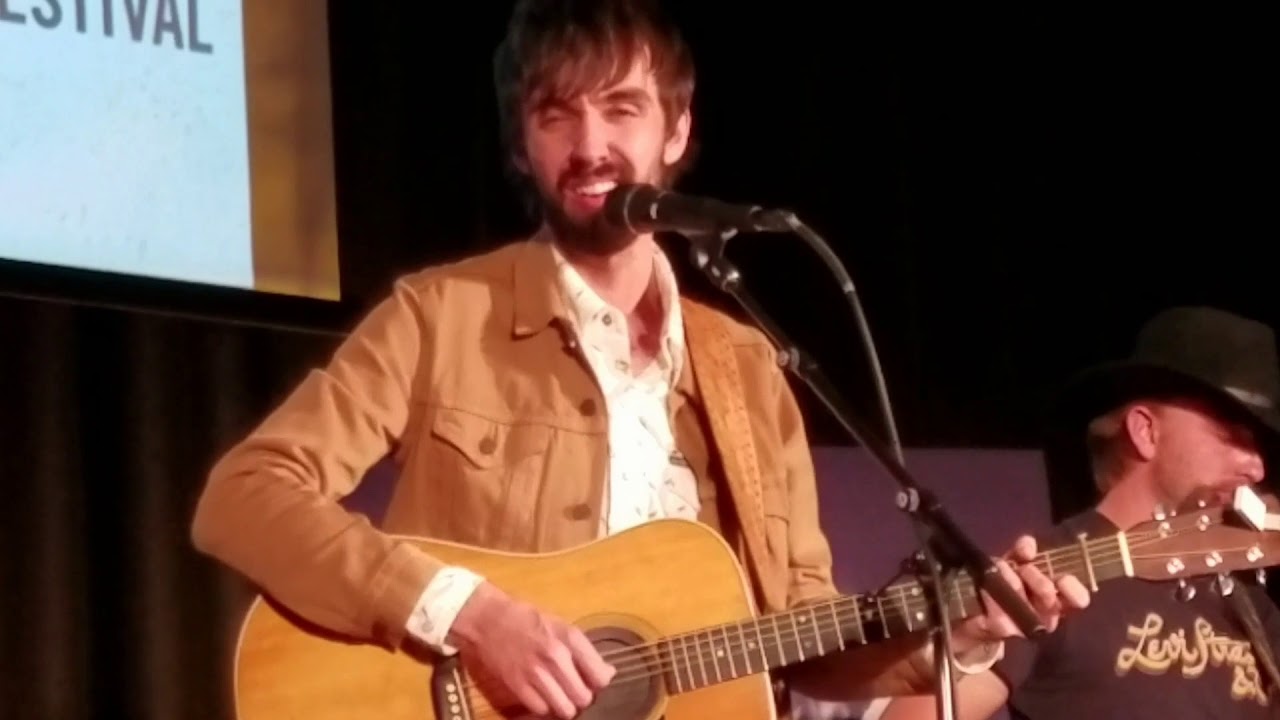 Mo Pitney 