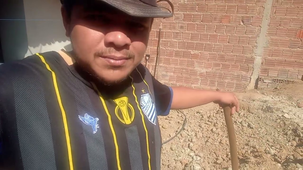 Terminei de espalhar o barro um pouco da nossa correria 
