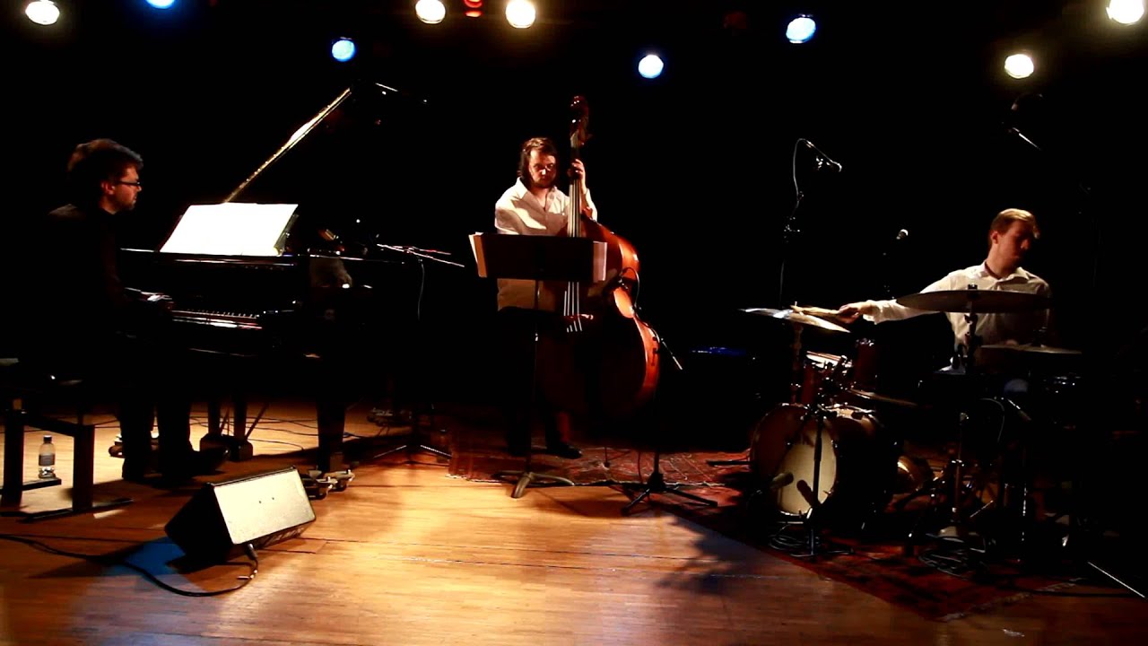 #jazz ARTHUR HNATEK, TOM CAWLEY, CALUM GOURLAY TRIO at the AMR , Gen&egrave;ve