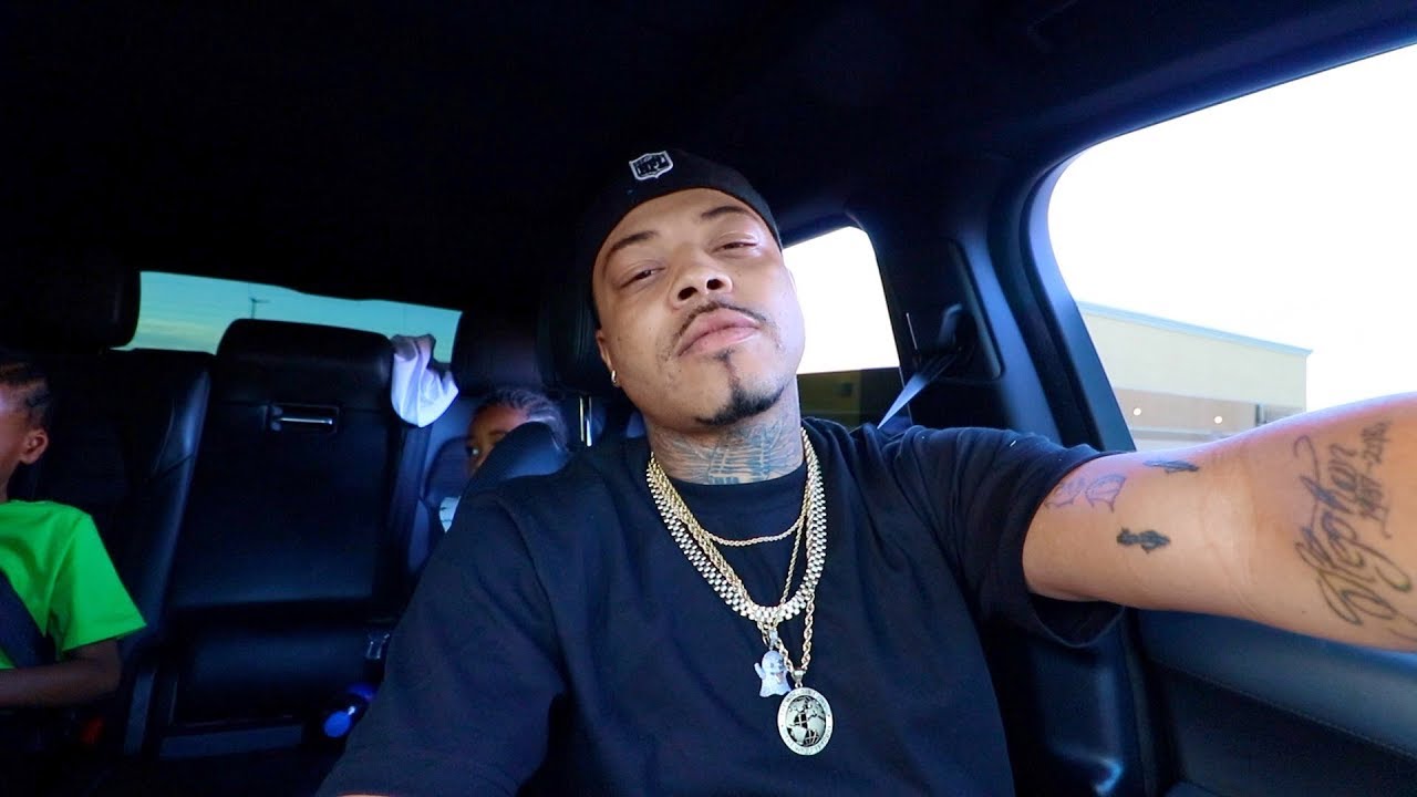 I Put A PS4 In My New Range Rover