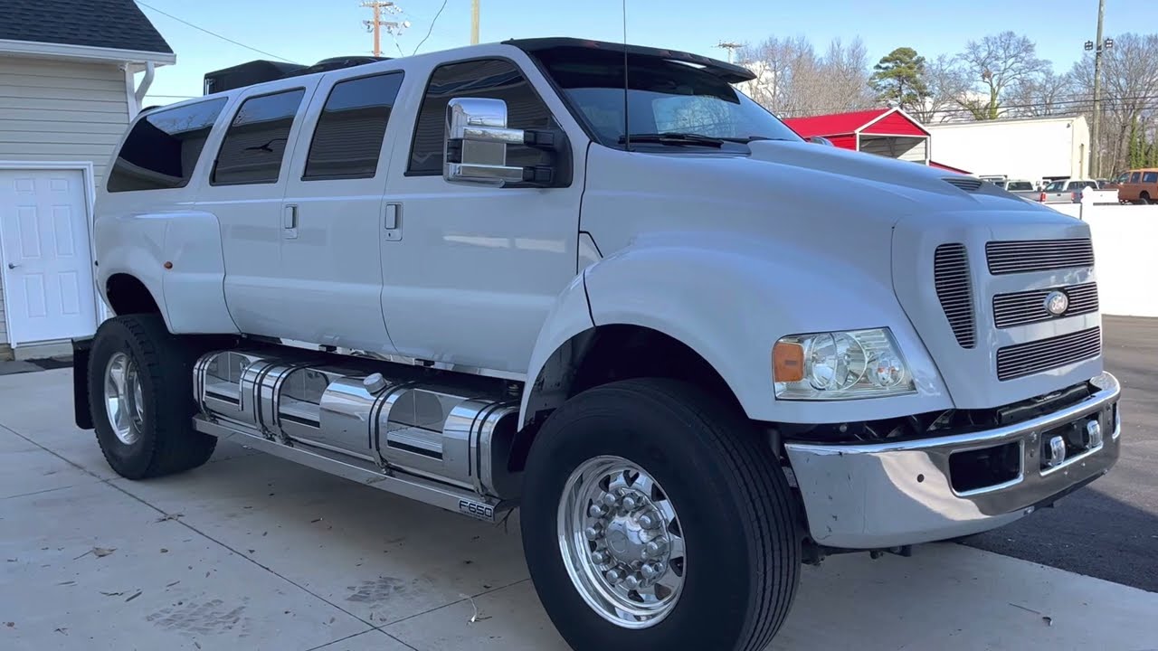 Ford F650 Excursion 2006 года, шестидверный, кастомная сборка, дизель