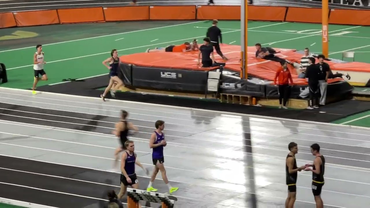 NCAA D1 3k Snake River Invitational. LJ Floyd places 1st for Utah State University