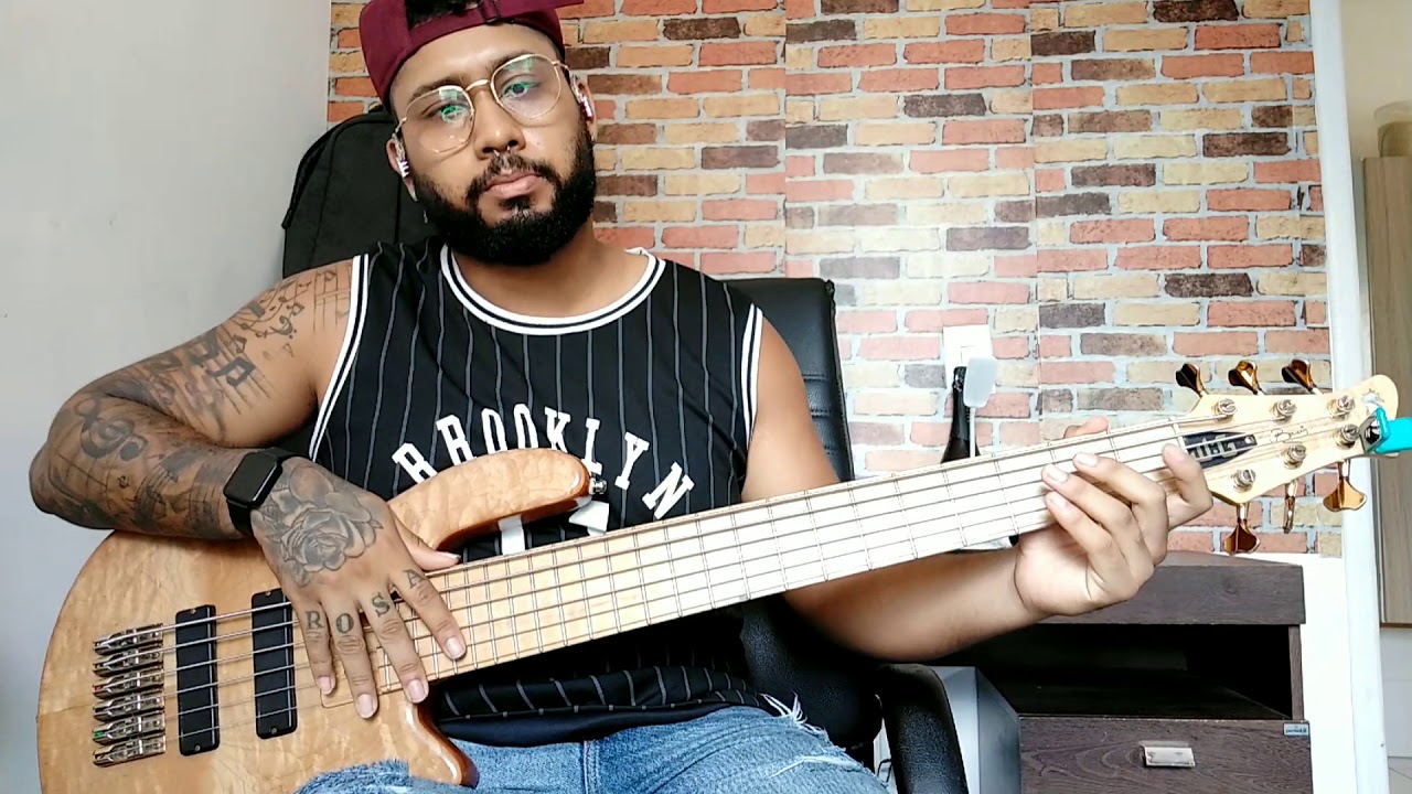 Curtindo a vida .. deixa acontecer .. sorriso maroto .. baixo no pagode