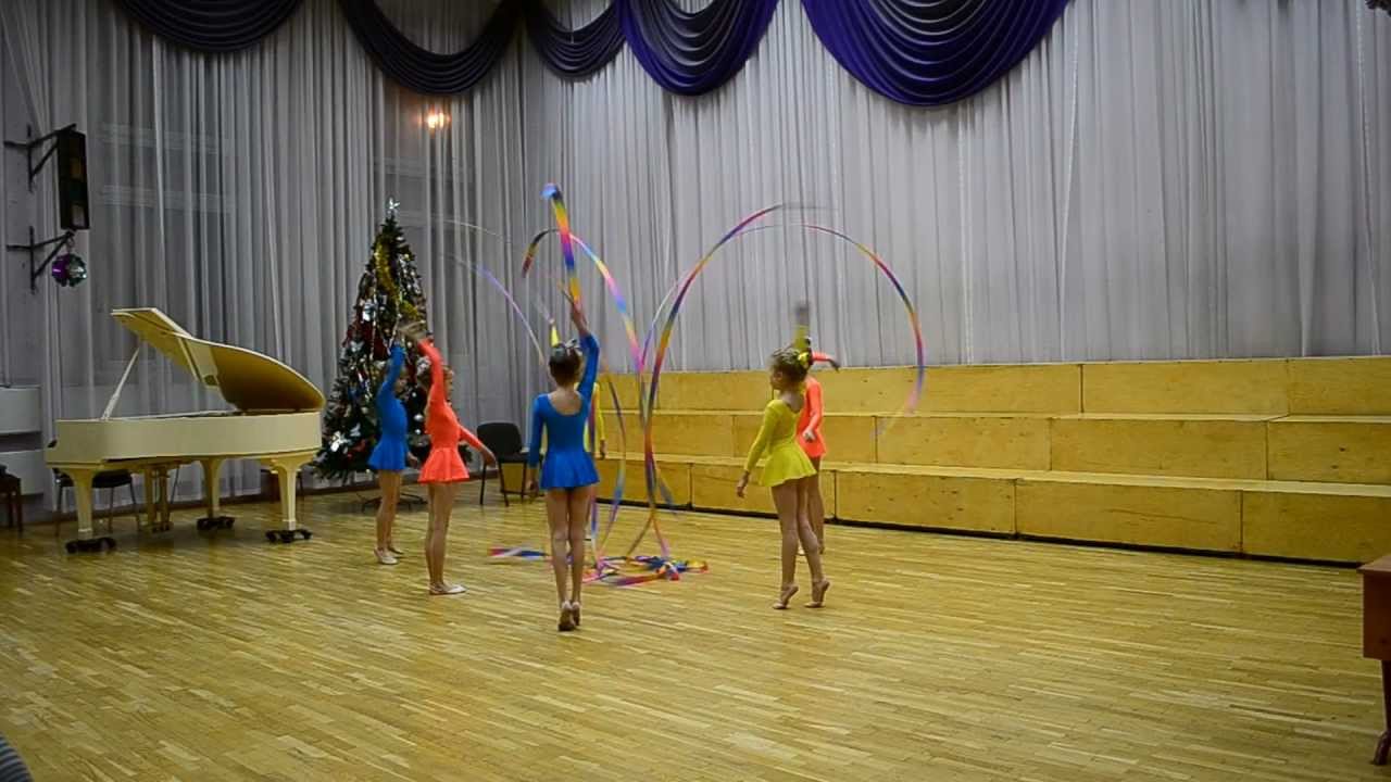 Танец с лентами 
