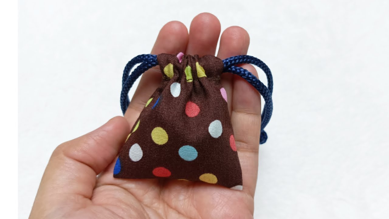 How to Make a Mini Drawstring Pouch | DIY