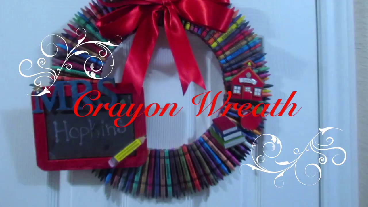 CRAYON WREATH DIY