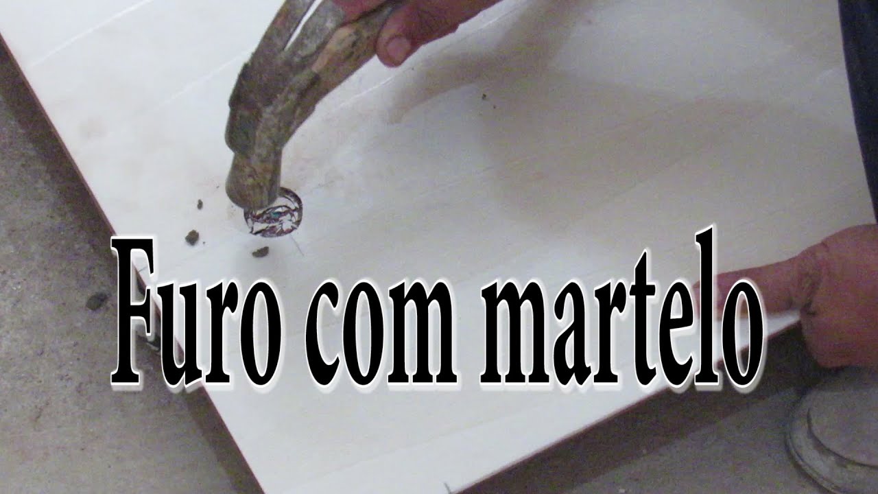 Fazendo furo em ceramica com o martelo - Drilling a hole in ceramics with the hammer