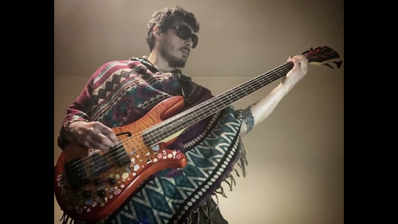 Muse - Psycho (Live) - Bass Guitar Cover by Andres Johnstone 